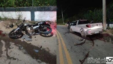 Jovens morrem após acidente envolvendo uma moto e um carro