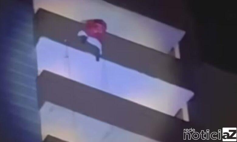 VÍDEO - Papai Noel cai 24 andares e morre