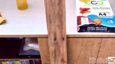 Homem que agrediu esposa com pedra e pau é preso