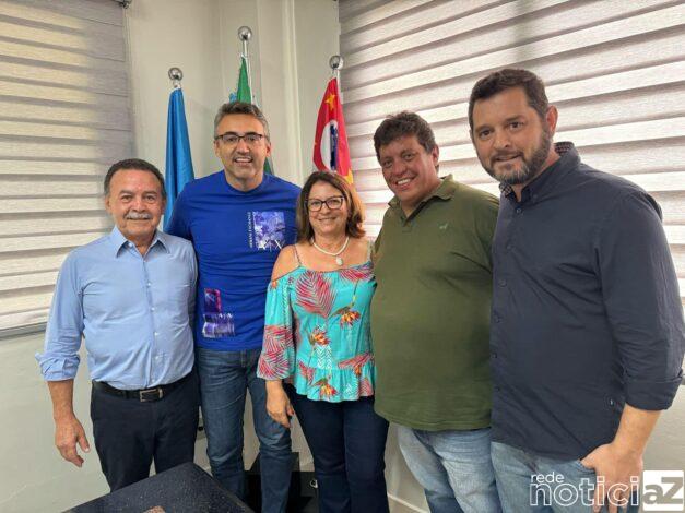 Dirceu Cardoso, presidente do Núcleo Cultural Batatuba, Silvino Cintra, Prefeito Municipal de Piracaia, Rogerio Nascimento, Vice prefeito de Piracaia, ⁠Vera Camargo diretora Núcleo Cultural Batatuba e ⁠Marcos Oliveira,  diretor do Redescobrindo Ideias