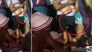 VÍDEO – Mulher é flagrada masturbando homem durante jogo de futebol
