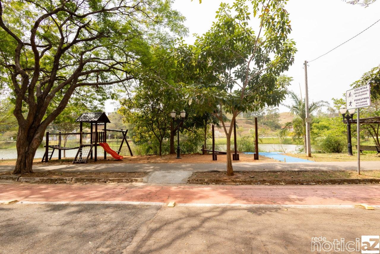 Praça do Vale Azul passa por revitalização com melhorias de ...