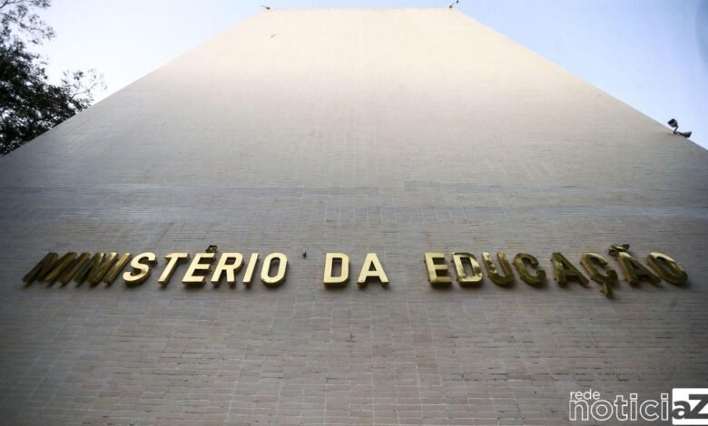 MEC determina volta as aulas presenciais