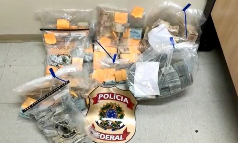 Cinco pessoas são presas pela Polícia Federal