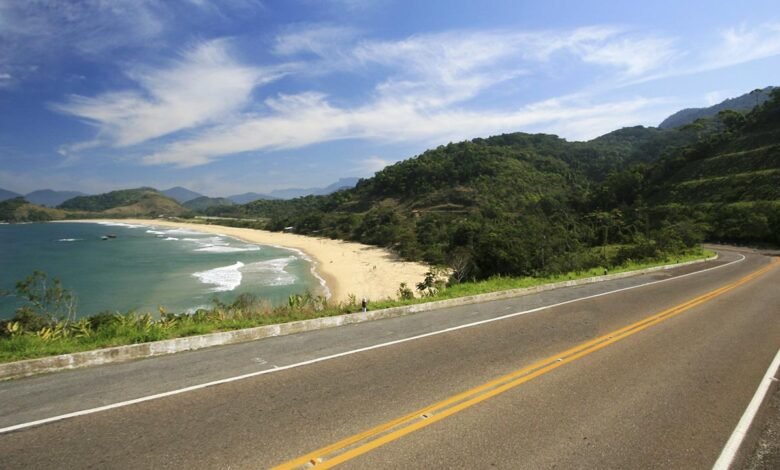 Motociclista morre na Rio-Santos