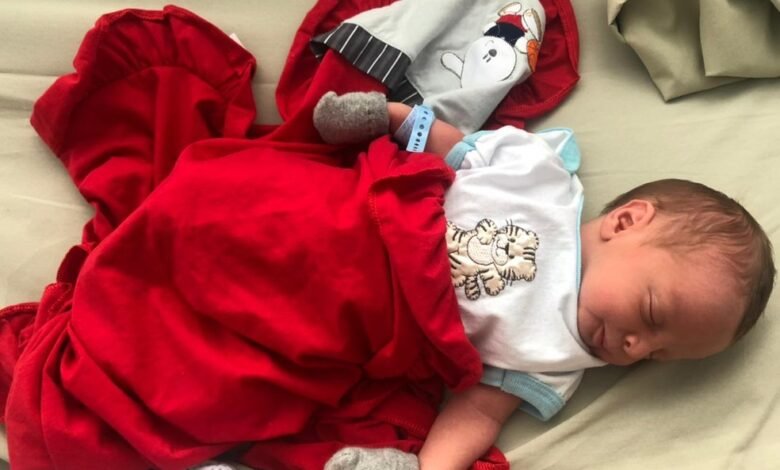 Bebê nasce no meio da rua em Bertioga