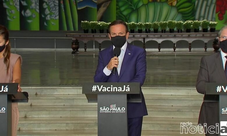 Idosos começam a ser vacinados contra o coronavírus