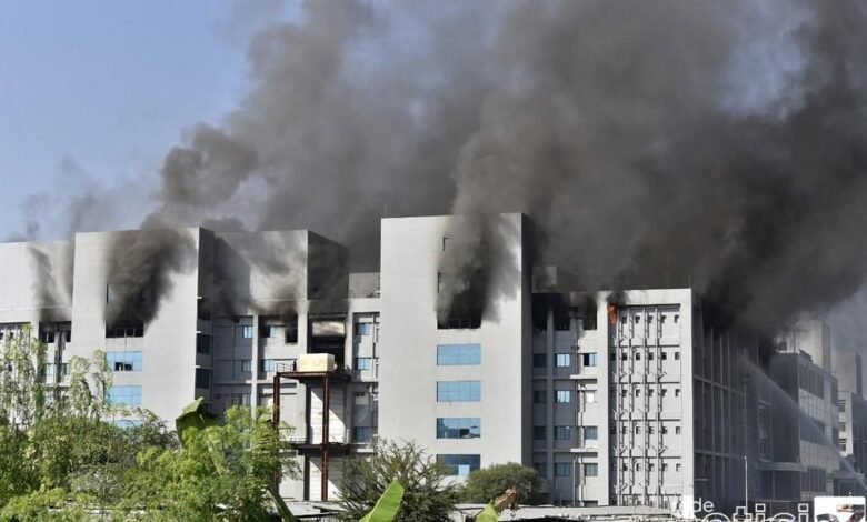 Incêndio em fabricante de vacina da COVID-19 deixa cinco mortos