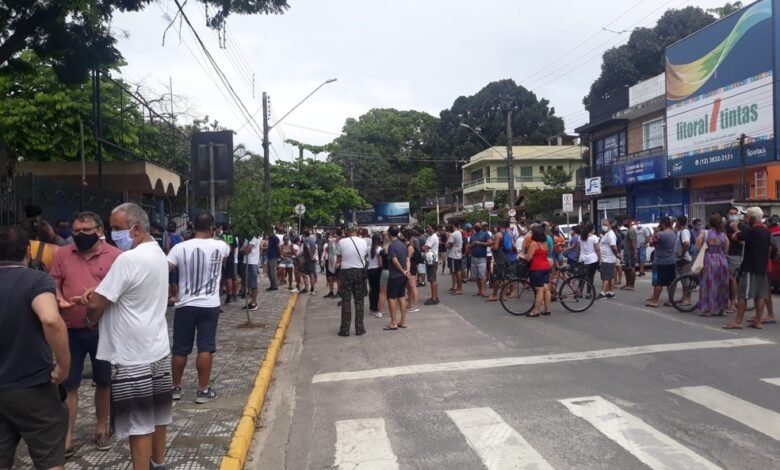 Comerciantes fazem novo protesto em Ubatuba