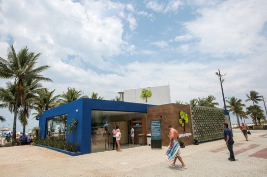 A orla de Praia Grande tem novas atrações. Os dois primeiros quiosques no estilo de restaurantes sediados no calçadão foram entregues. No total,