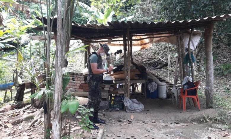 Polícia Ambiental prende em flagrante homem com arma