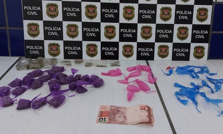 Policiais prendem em flagrante um homem vendendo drogas