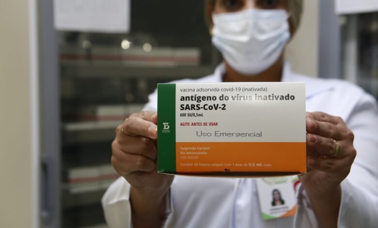 Guarujá antecipa vacina para idosos de 75 anos