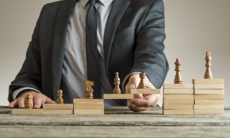 Todo mundo busca a colheita. Mas para colher é preciso percorrer um caminho. Pode ser longo ou curto. Depende de quem esta na trilha. Nada na vida é por acaso