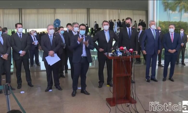 Bolsonaro cria comitê de combate à Covid-19