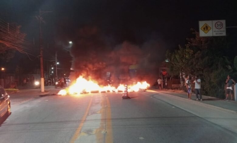 Moradores impedem vinda de turistas à Ubatuba
