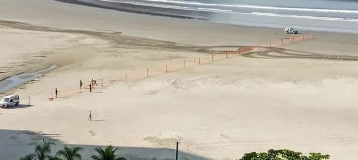 No estilo Trump, Santos e São Vicente são separadas por barreira