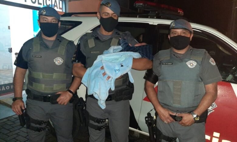 Polícia resgata bebê em São Sebastião