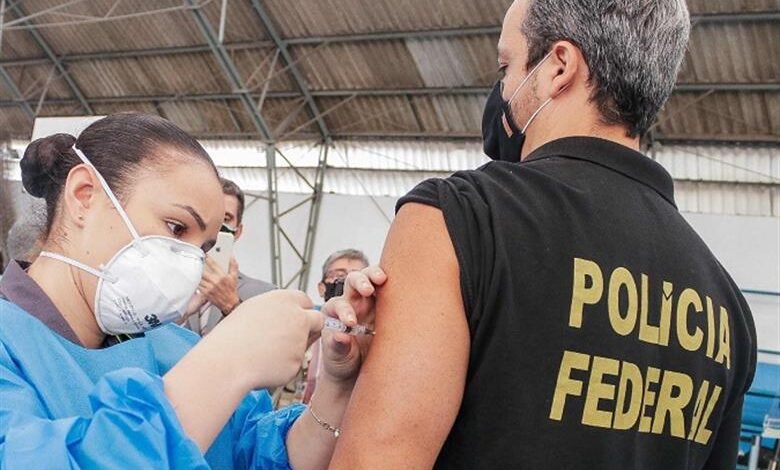 São Vicente inicia vacina contra Covid-19 em profissionais da segurança