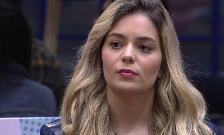 A youtuber Viih Tube foi a eliminada do gameshow, BBB, na noite deste domingo (25), com 96,69% dos votos. Ela estava no paredão com