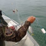 Polícia Ambiental combate duas pescas irregulares no Guarujá