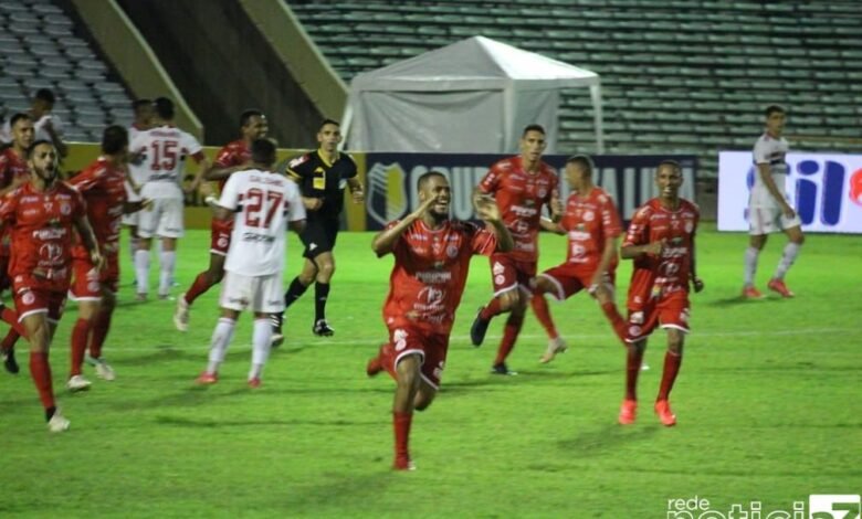 Zebra na Copa do Brasil. São Paulo perde para o 4 de Julho