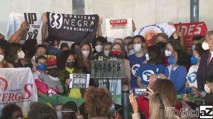 Câmara dos Deputados recebe o 'superpedido' de impeachment contra Bolsonaro