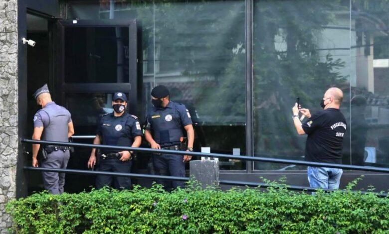 Estabelecimentos comerciais de Santos são fechados por força-tarefa