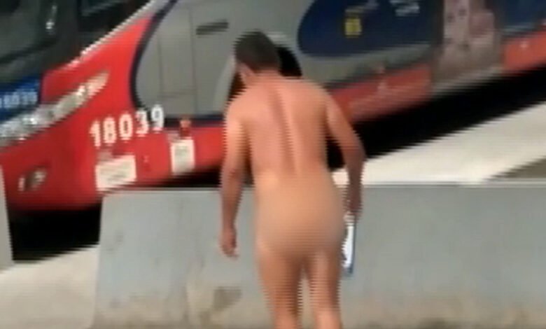 Homem fica nu na Rodoviária de Santos