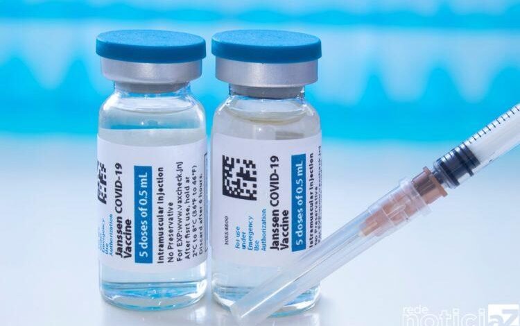 Ministro da Saúde anuncia chegada da vacina da Janssen