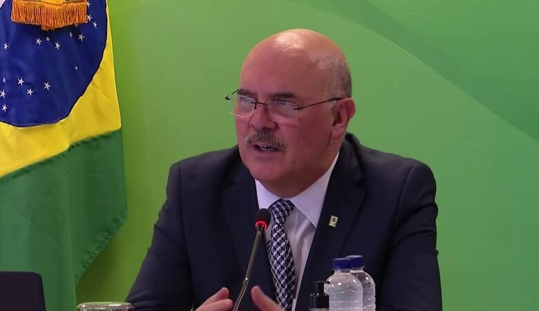 Ministro da Educação é denunciado e pode perder o título de Cidadão de Santos