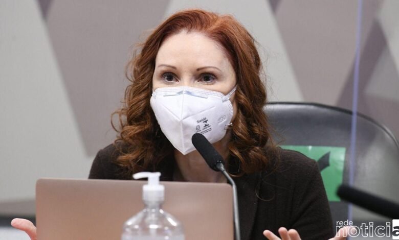 Natalia Pasternak é ouvida na CPI da Covid e rebate senador
