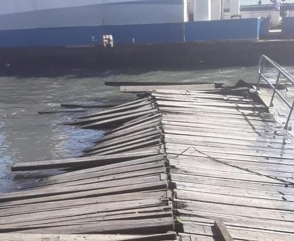 Prefeito de Guarujá pede ajuda do Estado para reconstruir travessia