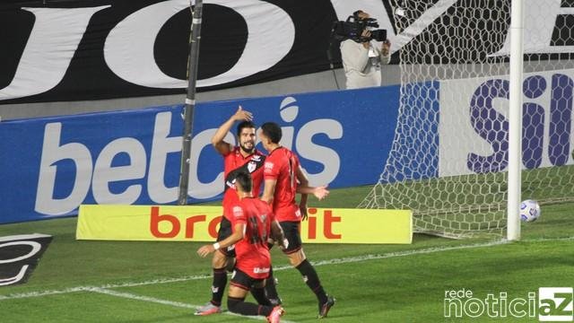 Santos perde na Vila Belmiro para o Atlético-GO