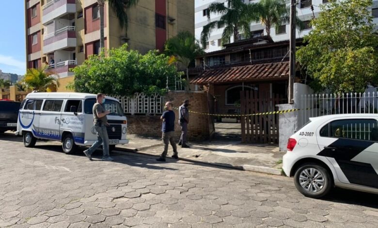 Mãe e filhas são assassinadas a facadas