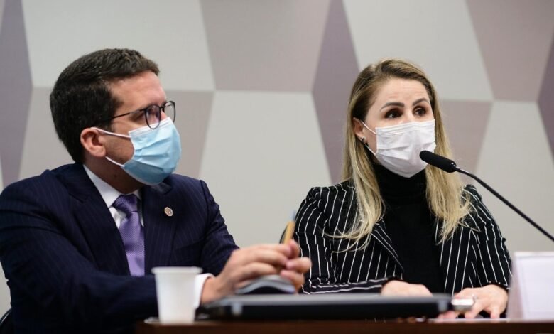 Ex-gestora da PNI é ouvida na CPI da Covid e lista problemas na vacinação