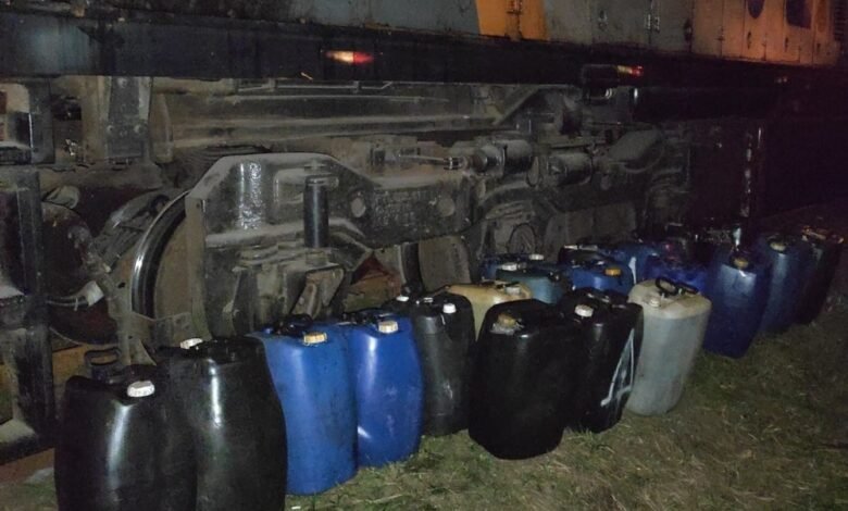 Polícia prende dupla por furto de combustível de trem