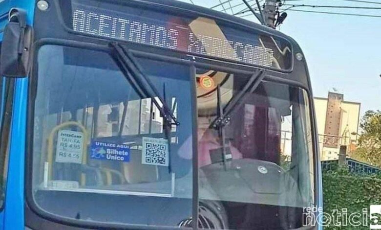 Funcionário de uma cooperativa de transportes de Campinas, foi demitido nesta sexta-feira, depois de colocar no letreiro do ônibus mensagens como: "Palmeiras não tem mundial", "Aceitamos Xerecard" e "Nave Monstro".
