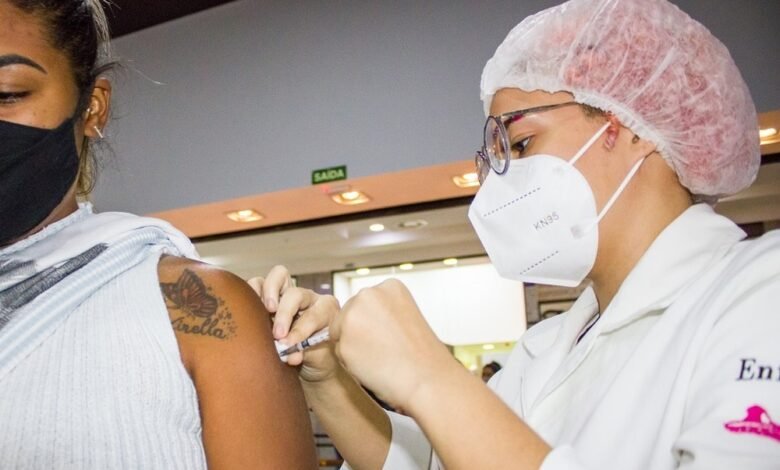 Servidores de São Vicente são obrigados a tomarem vacina contra a Covid-19