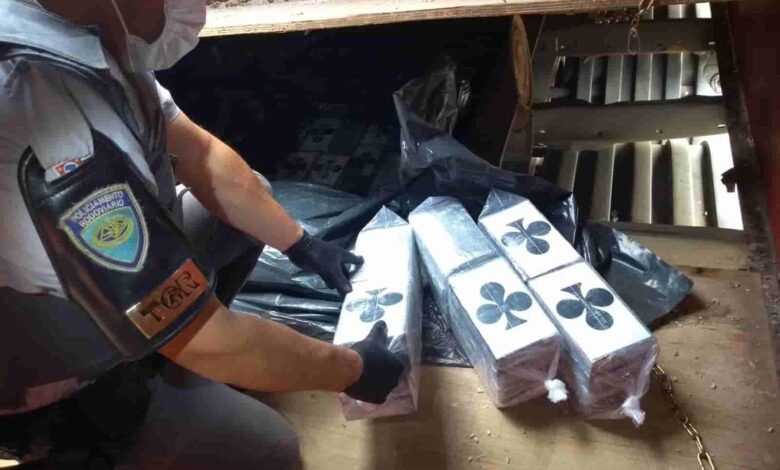 A Polícia Militar Rodoviária fez uma grande apreensão de drogas. O carregamento tinha mais de meia tonelada de cocaína. Foi durante fiscalização