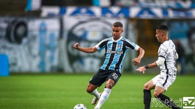 Corinthians embala e vence o Grêmio em Porto Alegre pelo Brasileirão