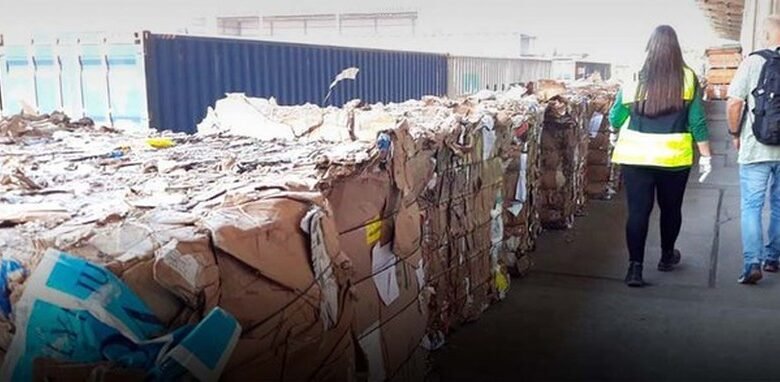 Carga de resíduos é apreendida no Porto de Santos pelo Ibama