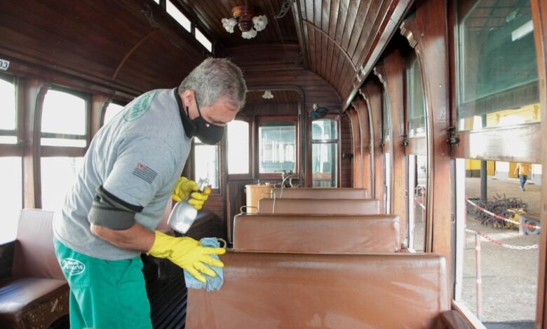 Bonde turístico de Santos volta a circular sem as restrições