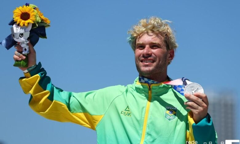 Pedro Barros conquista a prata no skate park olímpico