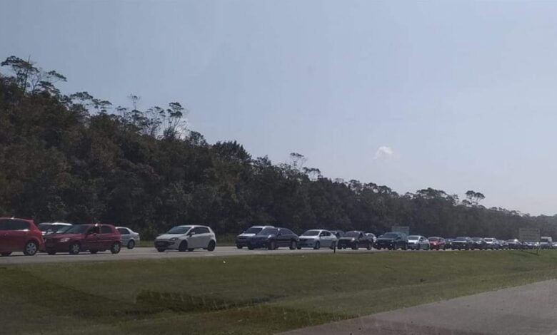 Sistema Anchieta-Imigrantes registra mais de 200 mil veículos descendo à Baixada