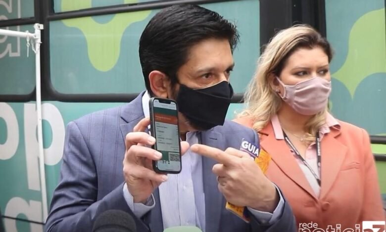 Cidades paulistas passam a obrigar comprovante de vacina para eventos e estabelecimentos