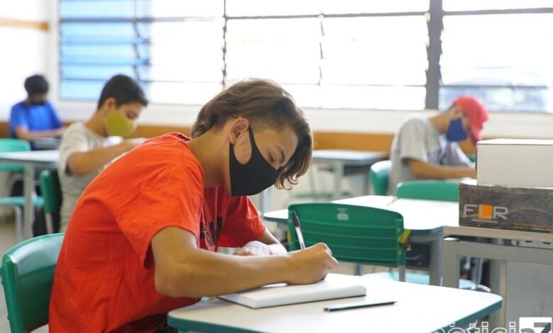 Governo de São Paulo detalha retorno das aulas presenciais obrigatórias