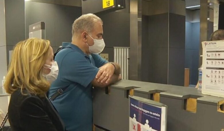 Ministro da Saúde está de volta ao Brasil após quarentena