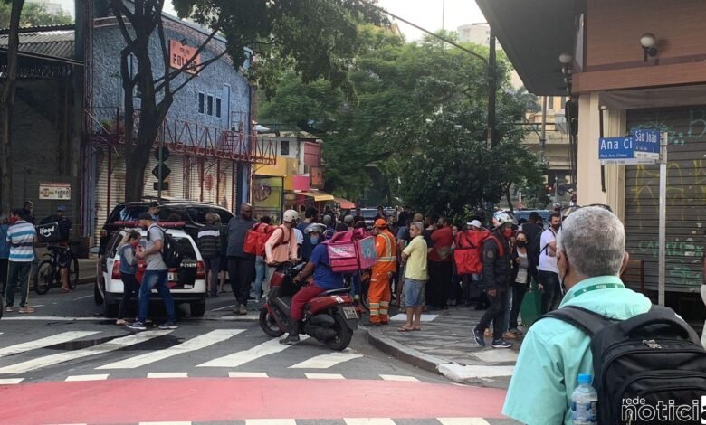 Tiroteio deixa um morto e feridos em centro comercial
