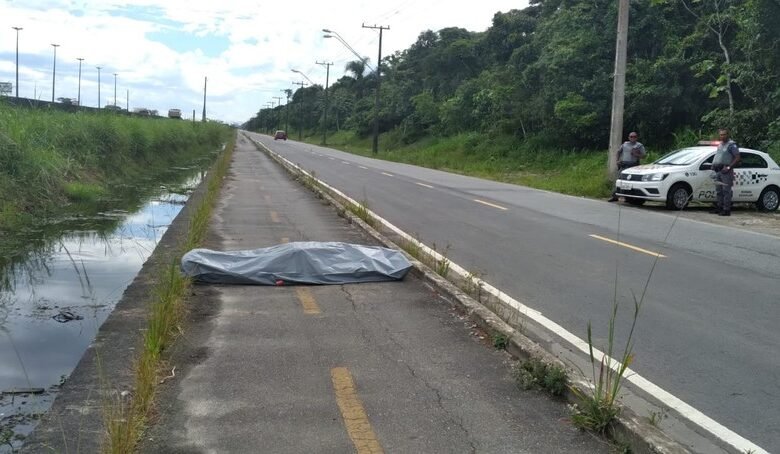 Corpo com bicicleta são achados dentro de córrego em Praia Grande